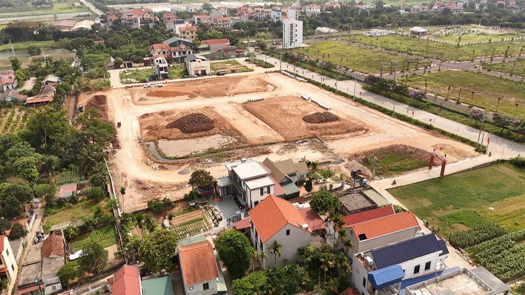Cần bán 114m2 đất gần khu đấu giá xóm 1 lục xuân  võng xuyên đối diện cụm công nghiệp võng xuyên