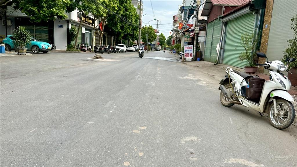 Cần bán lô góc 61m2 nhà 1 tầng 1 gác, trục chính đường phụng phượng, phúc thọ, hà nội