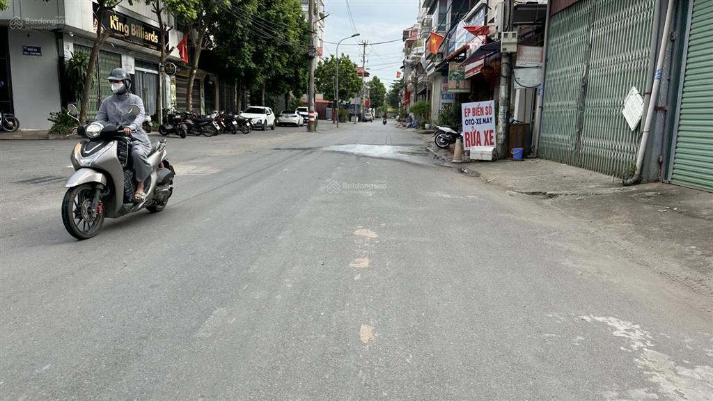Cần bán 2050m2, 200m2 đất ở vị trí gần trung tâm xã minh quang cũ (! nay là xã ba vì mới)