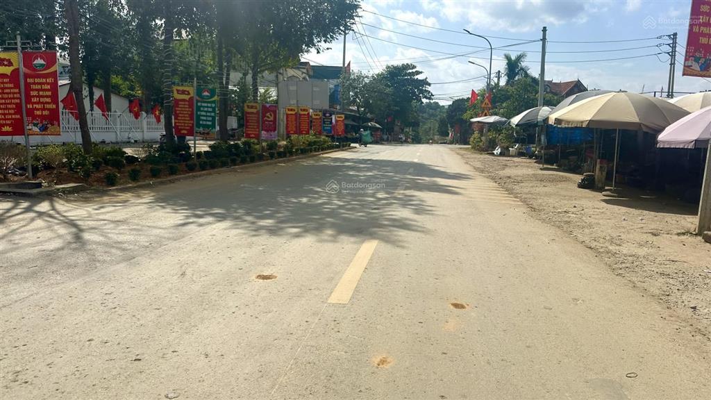 Cần bán 96,8m2 đất đấu giá trung tâm, cổng uỷ ban xã ba vì mới (minh quang cũ), mt 5m, hậu 5m