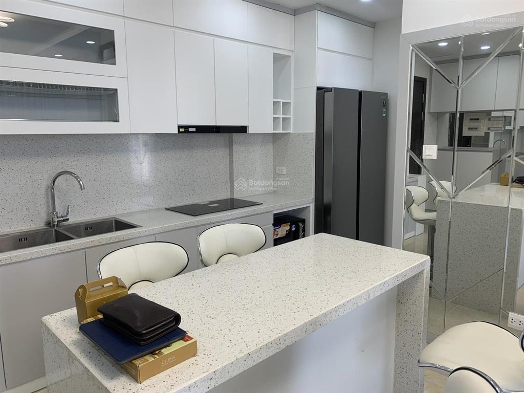 Cho thuê căn hộ 2pn, 70m2, 20 triệu, tại vinhomes d'capitale, trần duy hưng, cầu giấy, hà nội