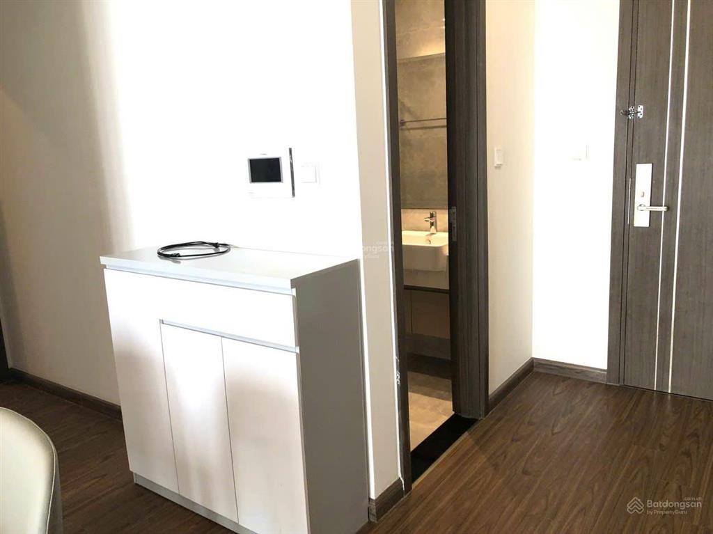 Chính chủ cần bán gấp căn 2pn 2wc toà w3 căn 68m2 giá thu về 8 tỷ sẵn sổ view thoáng jw mariot