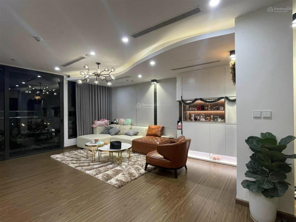 Cho thuê vinhomes west point 2pn2wc full đồ nội thất đẹp sang trọng, view thoáng, vị trí trung tâm