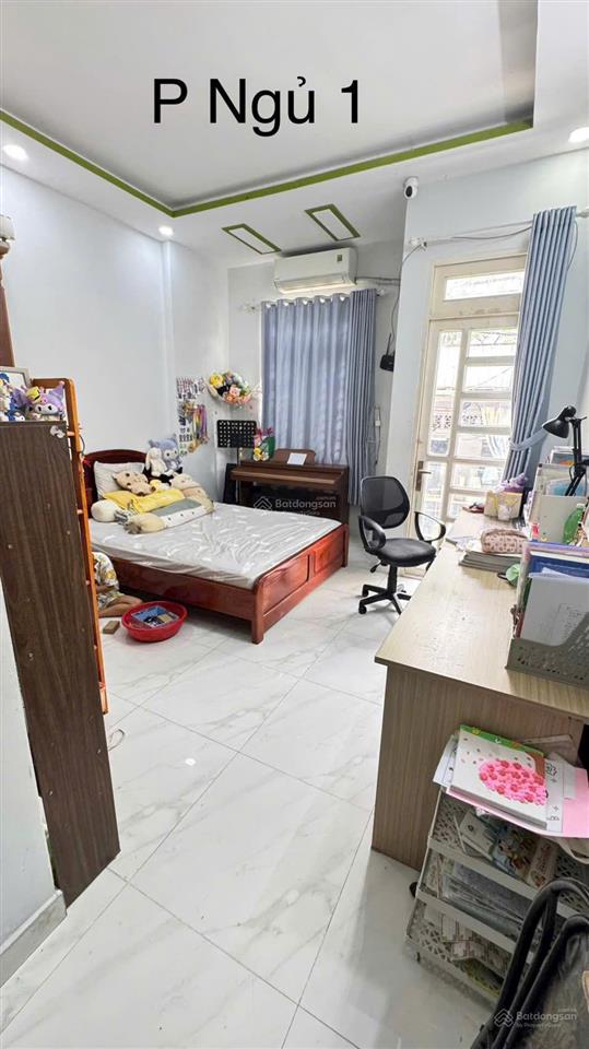 Hẻm nguyễn chí thanh  gần bv chợ rẫy. diện tích 4 x 13m. 4 tầng