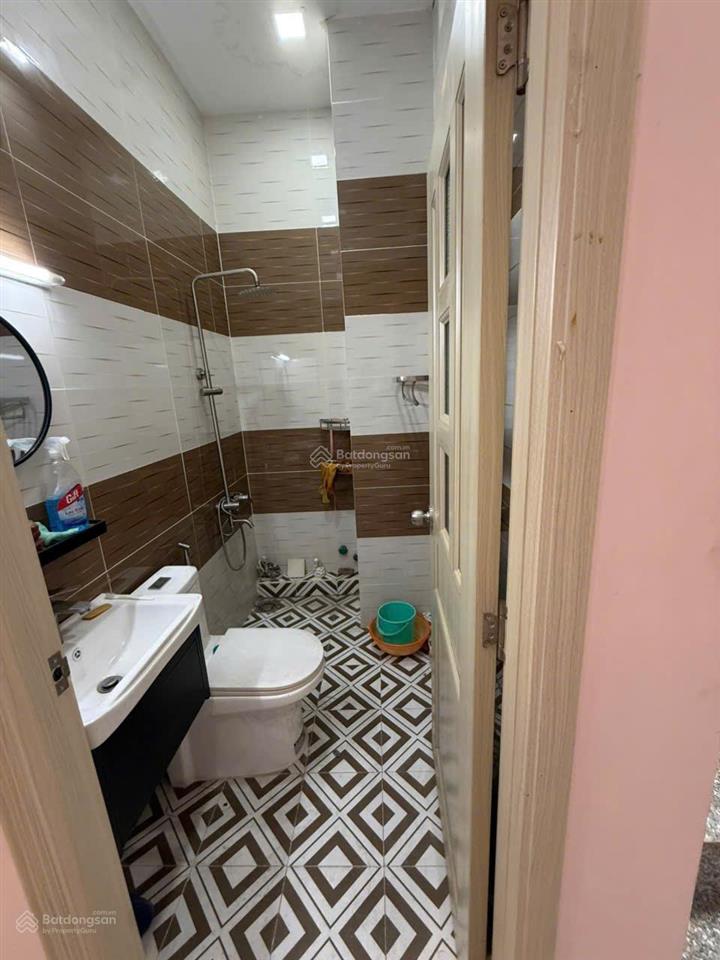 Nhà hẽm 10m nhựa đường hàn hải nguyên. 5 tầng mới