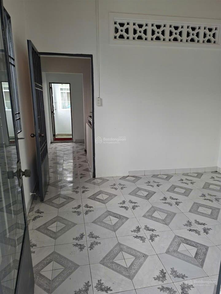 Nhà hẽm ông ích khiêm. diện tích  3,6 x 15m. 4 tầng