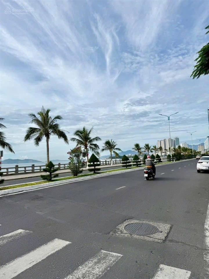 Bán đất mặt tiền phạm văn đồng ngang 26 m