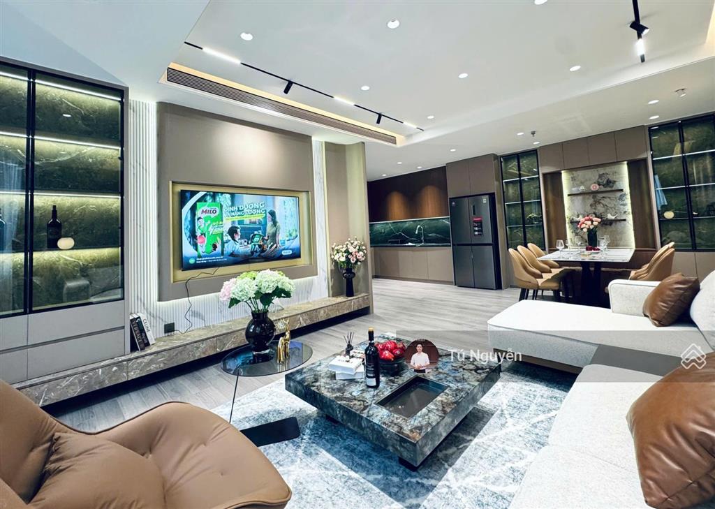Chính chủ bán căn góc 2 phòng ngủ 55m2, 60b nguyễn huy tưởng. giá 5.5 tỷ