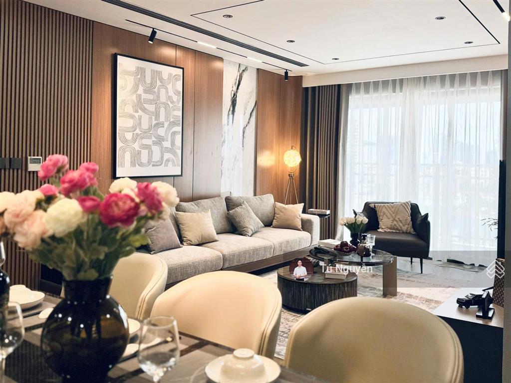 Chính chủ bán căn 2 phòng ngủ 69m2 roman plaza tố hữu. giá 6.5 tỷ (bao hết)