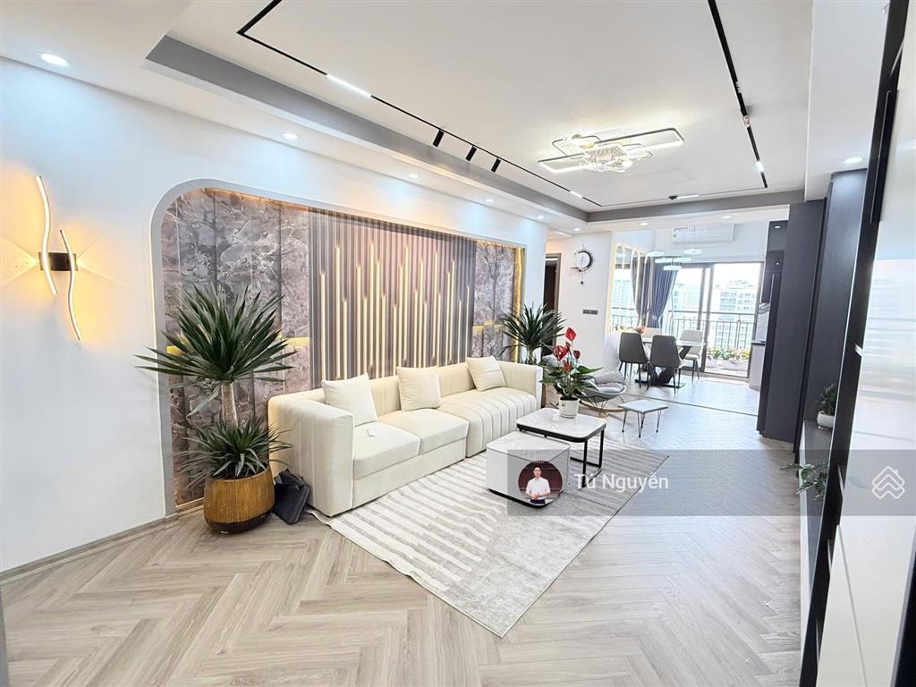 Chính chủ bán căn 2 phòng ngủ 61m2 hei tower số 1 ngụy như kon tum. giá 5 tỷ