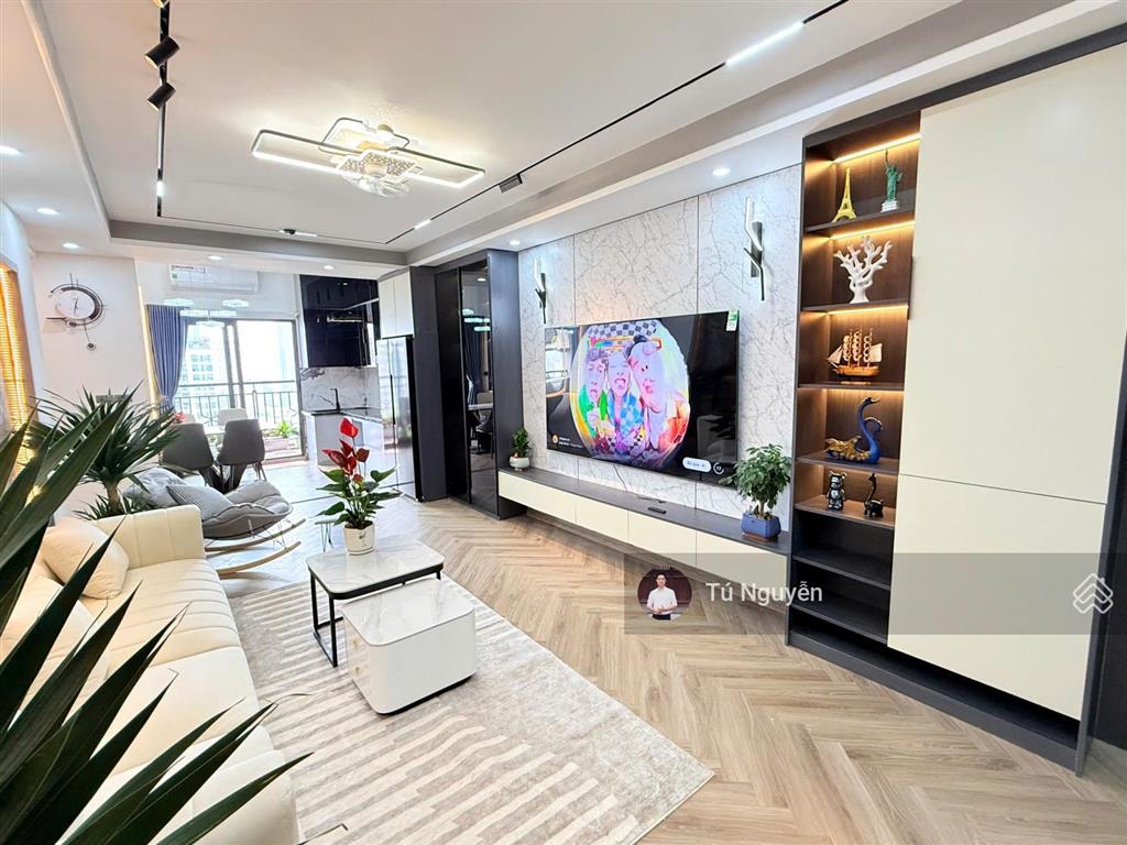 Chính chủ bán căn 2 phòng ngủ 61m2 hei tower số 1 ngụy như kon tum. giá 5 tỷ