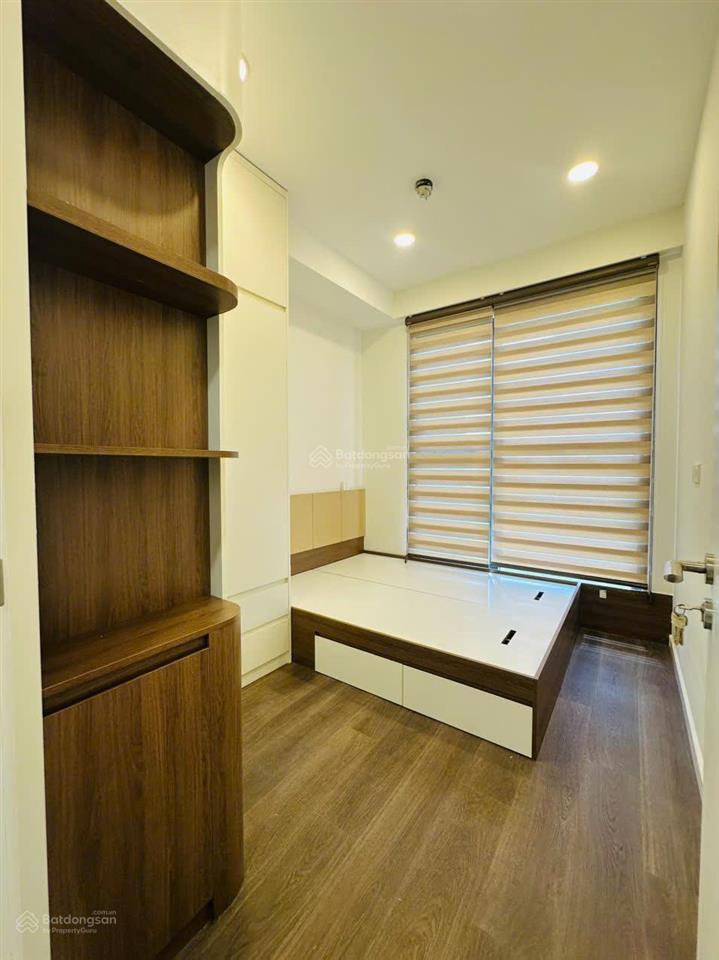 Căn hộ golden mansion  cđt novaland, dt 69m2 bán giá 5.6 tỷ.
