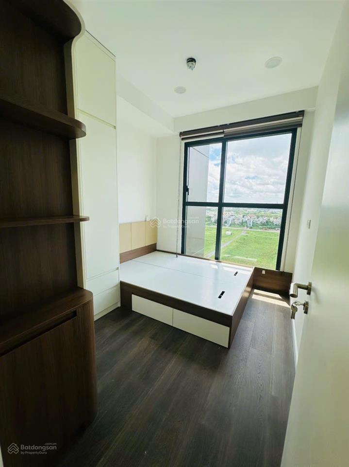 Căn hộ golden mansion  cđt novaland, dt 69m2 bán giá 5.6 tỷ.