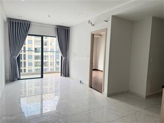 Cần cho thuê căn hộ 2pn 2wc 70m2 giá thuê 6tr 1 máy lạnh