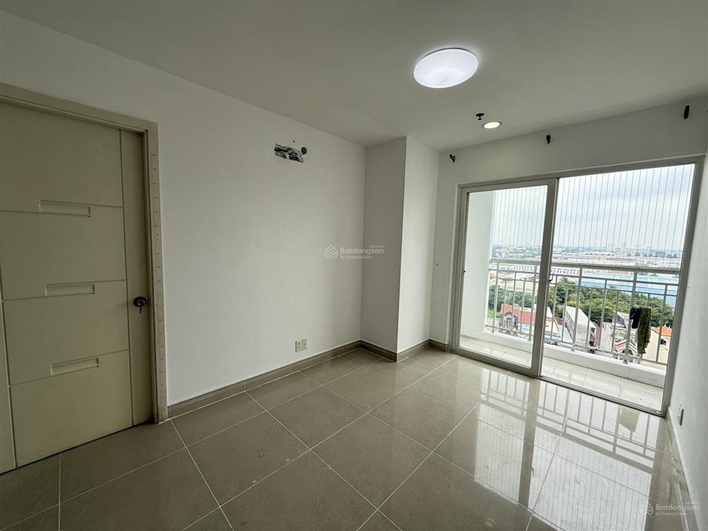 Bán cc charm plaza, 2,4 tỷ, 84m2, 3pn, 2wc, pháp lý đầy đủ