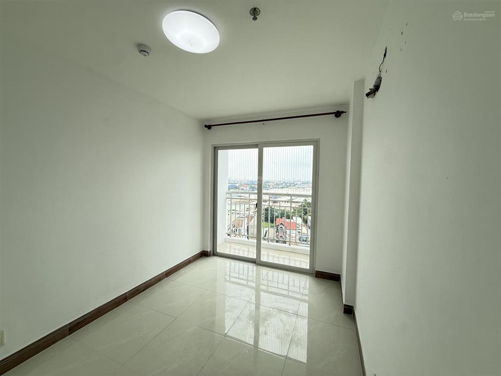 Bán cc charm plaza, 2,4 tỷ, 84m2, 3pn, 2wc, pháp lý đầy đủ