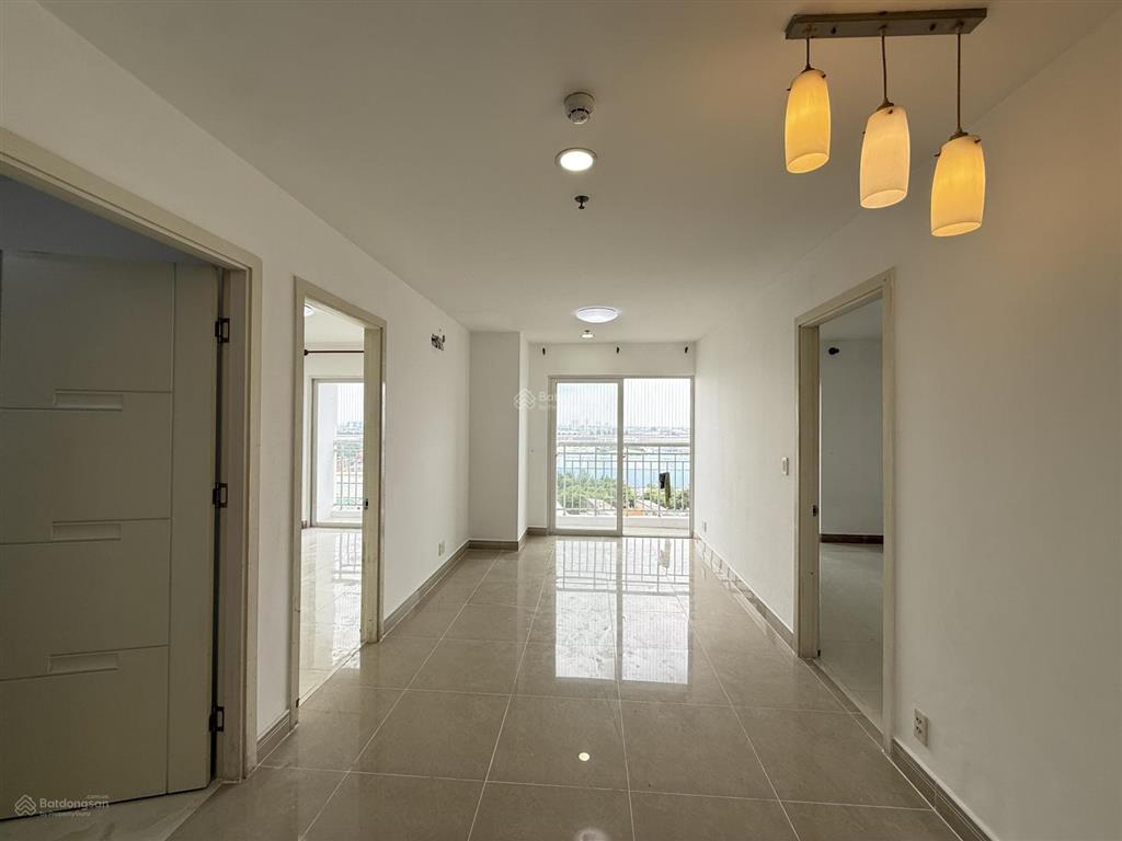 Bán cc charm plaza, 2,4 tỷ, 84m2, 3pn, 2wc, pháp lý đầy đủ