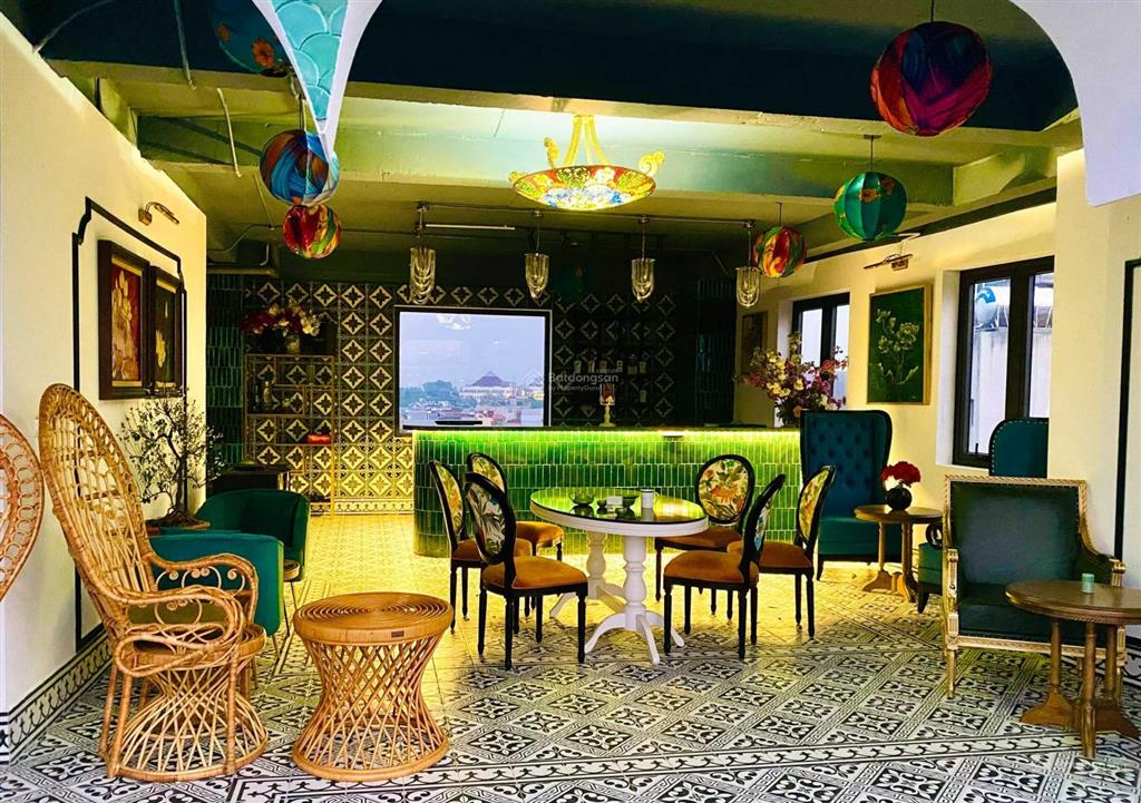 Bán khách sạn, căn hộ cao cấp tại giang văn minh mặt đường đang mở thông ra trần phú  sơn tây