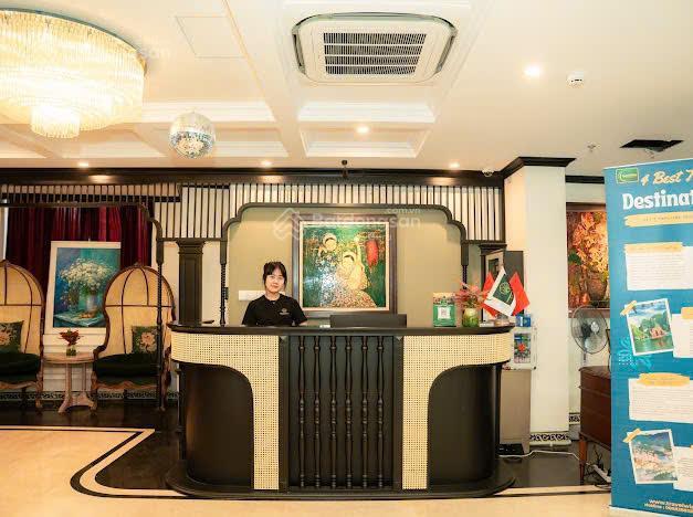 Bán khách sạn, căn hộ cao cấp tại giang văn minh mặt đường đang mở thông ra trần phú  sơn tây