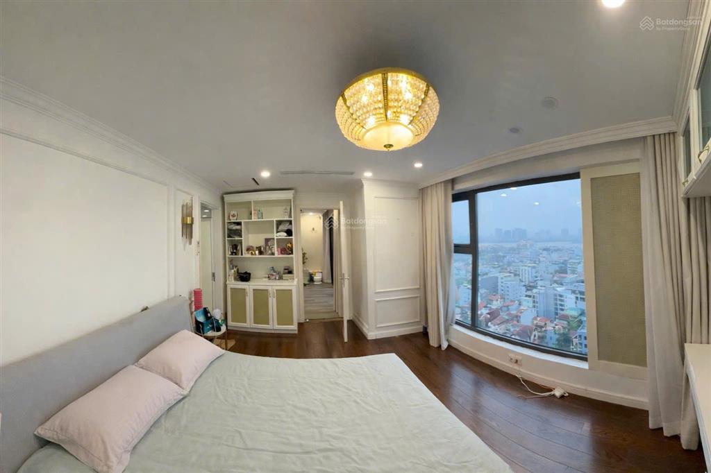 Bán căn hộ vip  view hồ tây tầng 18 tuyệt đẹp