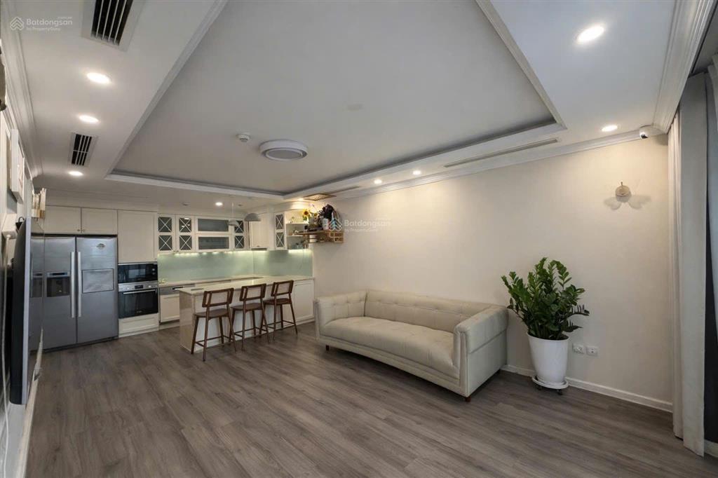 Bán căn hộ vip  view hồ tây tầng 18 tuyệt đẹp