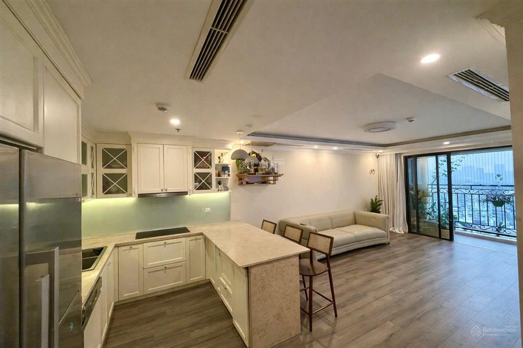 Bán căn hộ vip  view hồ tây tầng 18 tuyệt đẹp