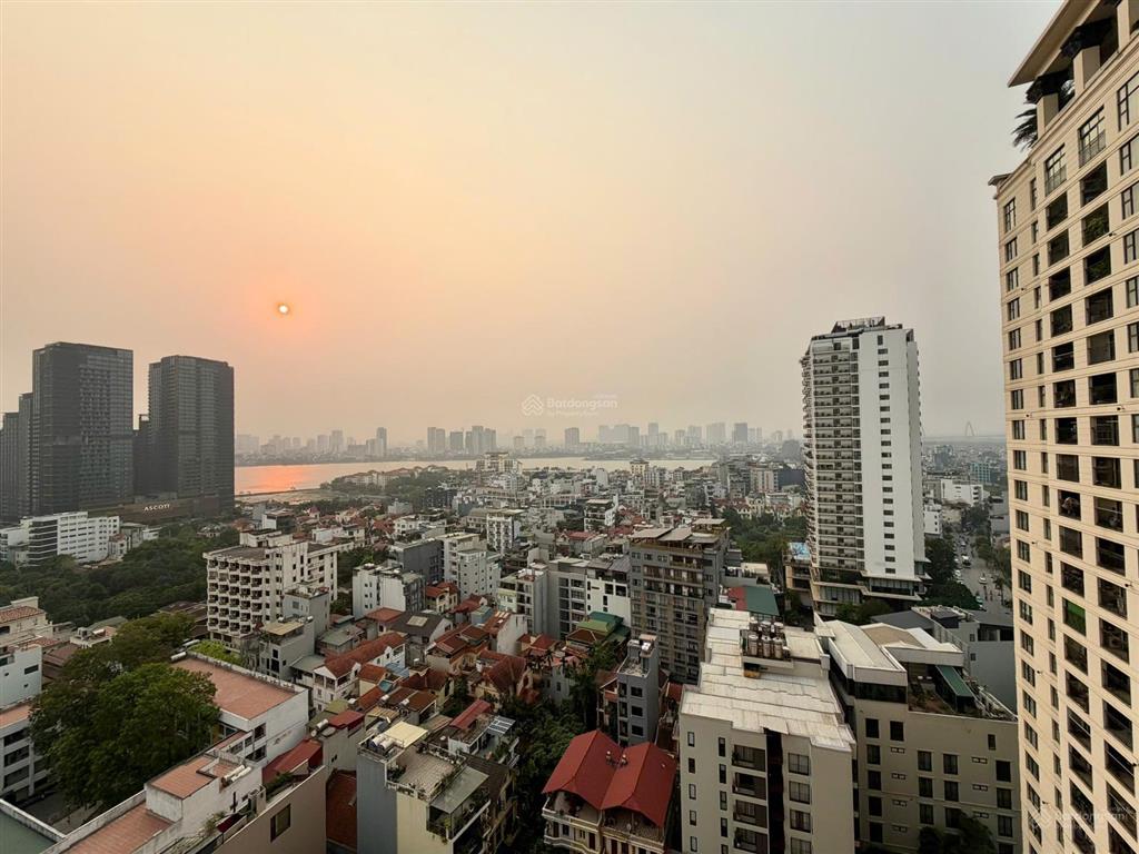 Bán căn hộ vip  view hồ tây tầng 18 tuyệt đẹp