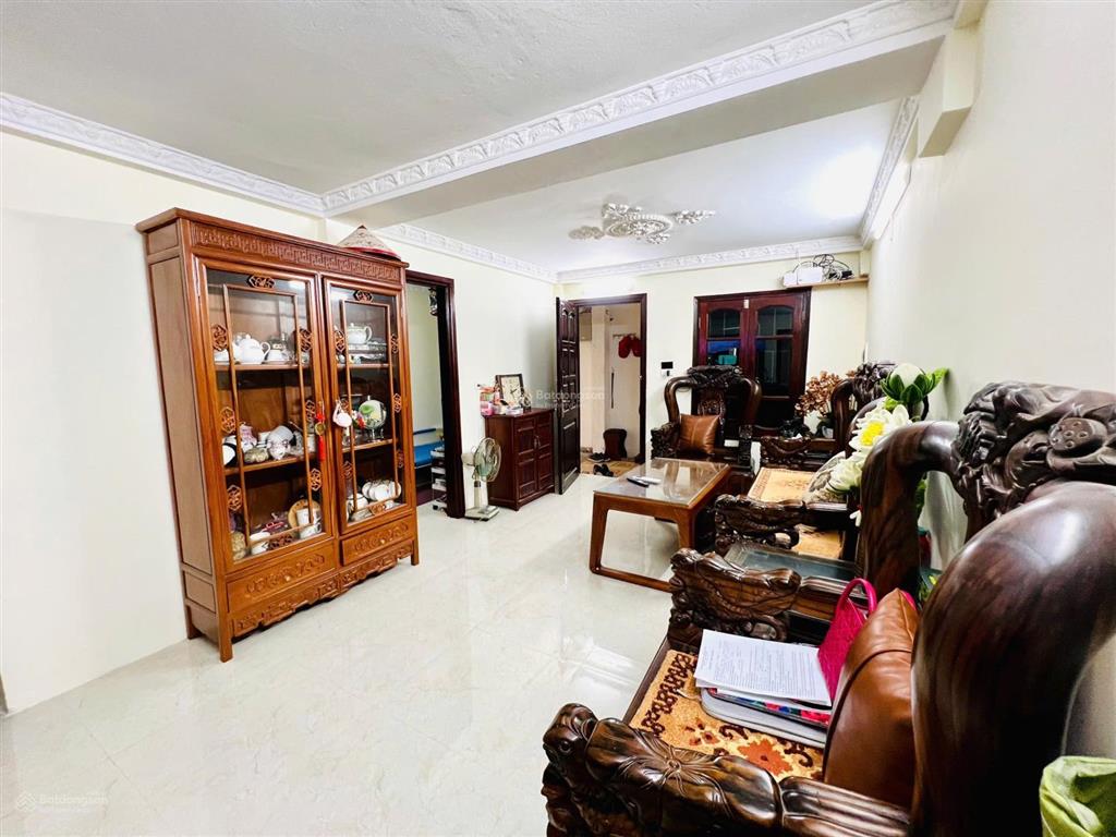 Bán căn hộ chung cư tầng 3, dt 90m2 tại nhà k3 tt bách khoa, giá ưu đãi 5 tỷ vnd