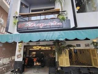 Kẹt tiền cần bán nhà đang cho thuê kinh doanh quán cafe. nằm ngay chợ đệm, bình chánh