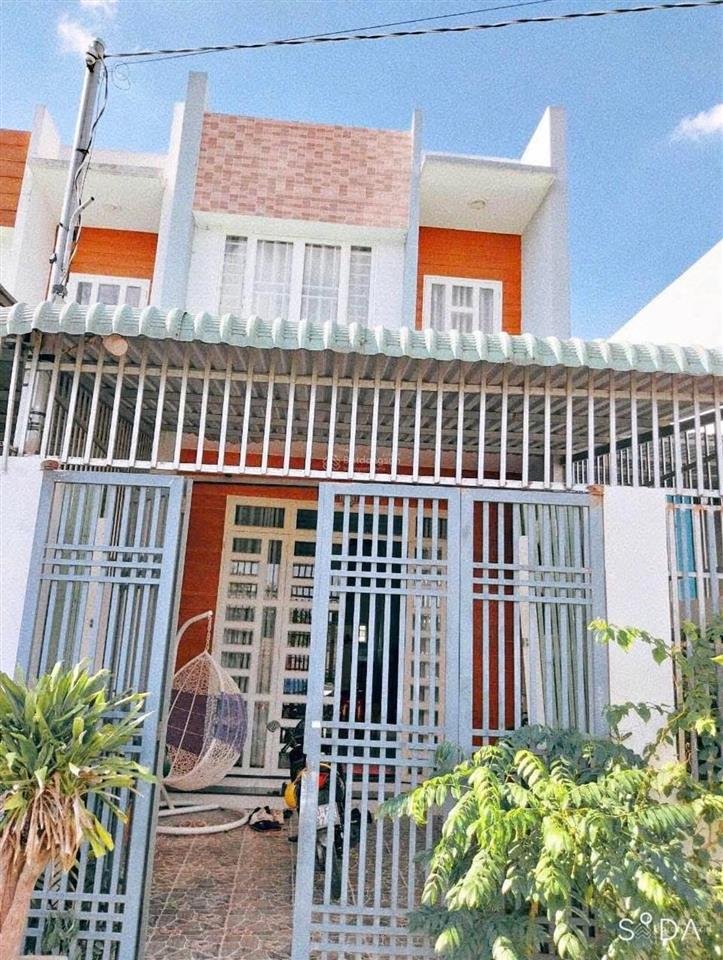 Bán nhanh căn nhà ở ql50, bình chánh giá 920triệu. để đi nước ngoài định cư. shr bao phí sang tên