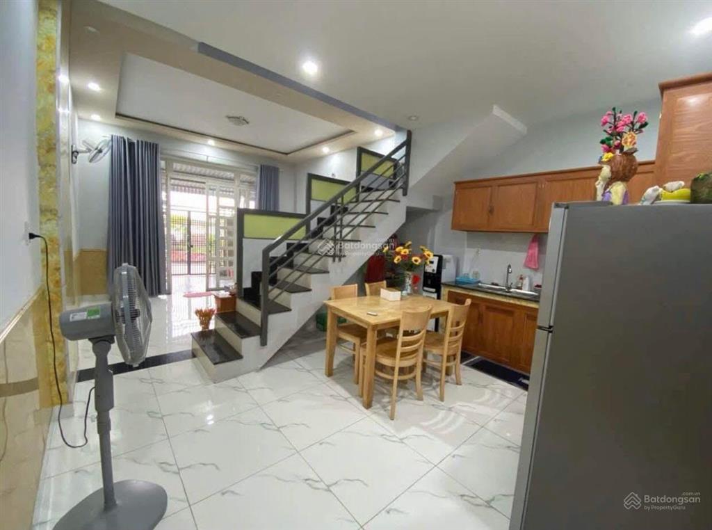 Bán nhanh căn nhà ở ql50, bình chánh giá 920triệu. để đi nước ngoài định cư. shr bao phí sang tên