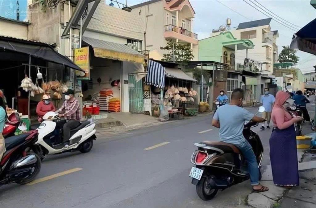 Bán nhanh căn nhà ở ql50, bình chánh giá 920triệu. để đi nước ngoài định cư. shr bao phí sang tên