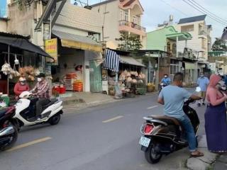 Bán nhanh căn nhà ở ql50, bình chánh. giá 840triệu, để đi nước ngoài định cư. shr bao phí sang tên