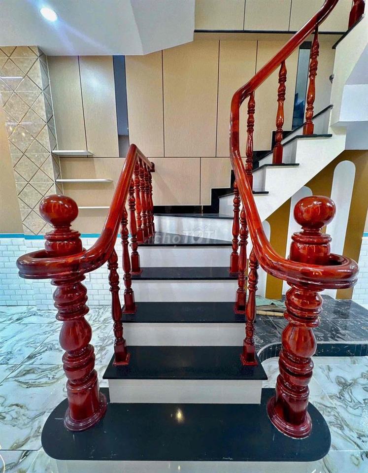 NHÀ ĐẸP TRỤC CHÍNH H68 CMT8 THUẬN TIỆN KINH DOANH