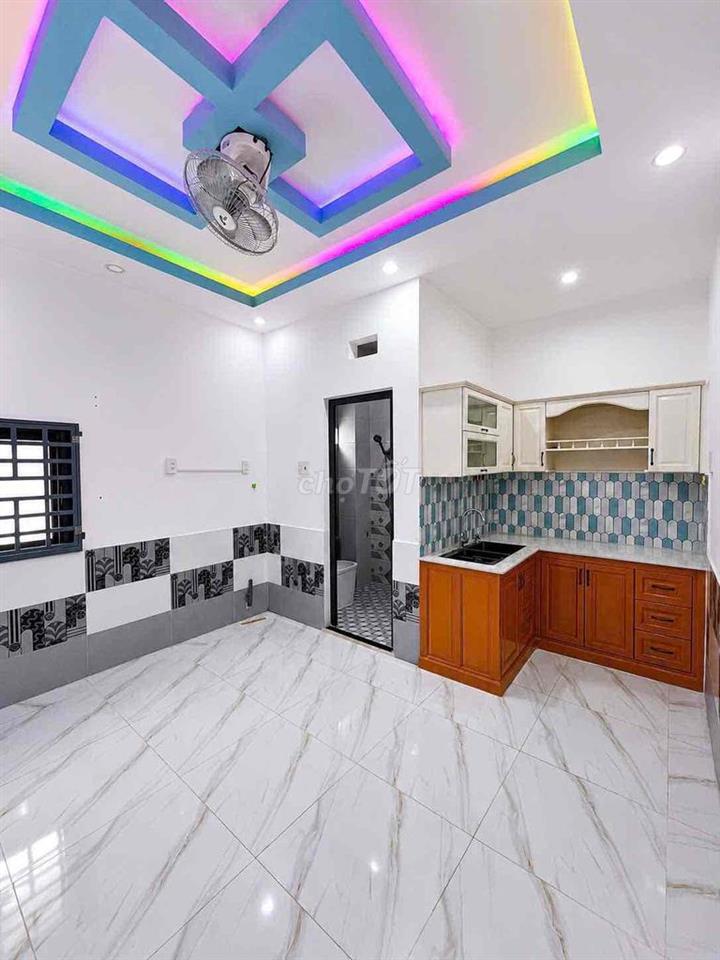 NHÀ LẦU GIÁ RẺ HẺM 90 HÙNG VƯƠNG - P,NINH KIỀU