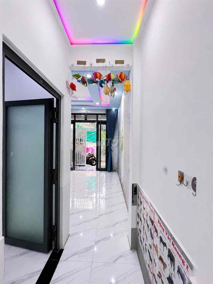 NHÀ LẦU GIÁ RẺ HẺM 90 HÙNG VƯƠNG - P,NINH KIỀU