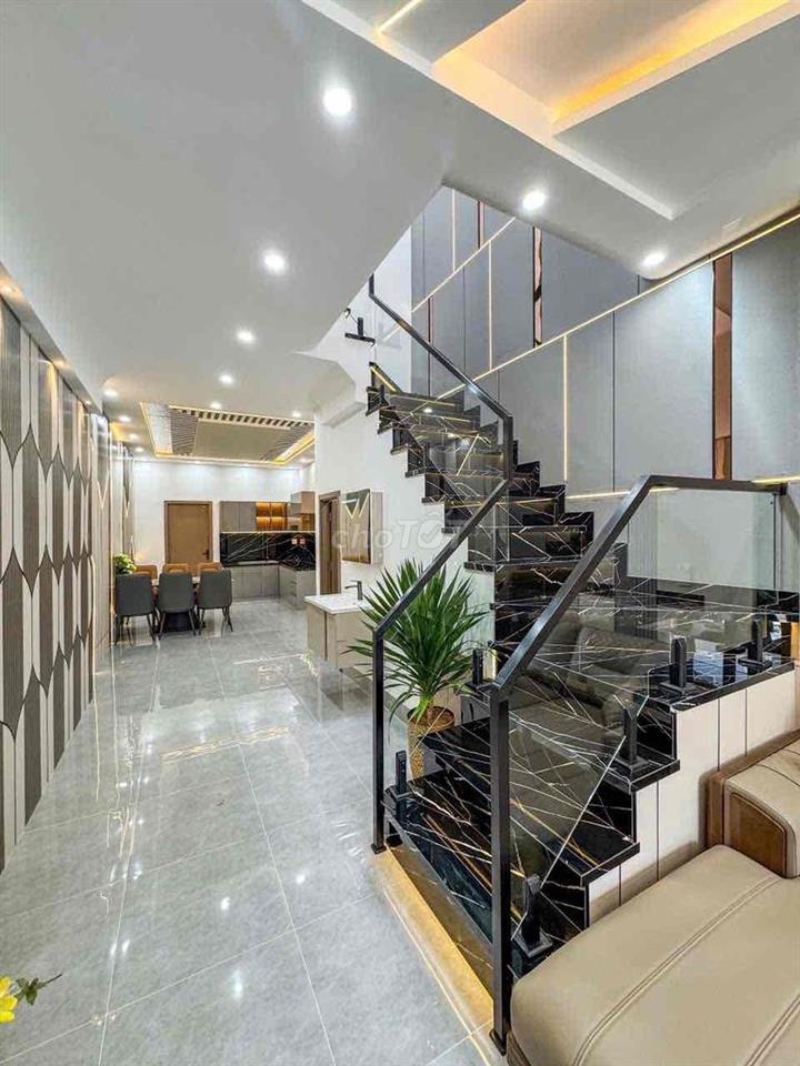 NHÀ TUYỆT ĐẸP HẺM 67 PHAN ĐĂNG LƯU NGAY SIÊU THỊ VINCOM HÙNG VƯƠNG
