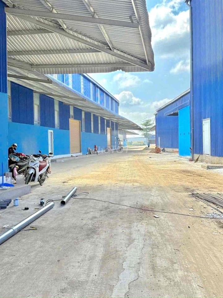 BÁN 4 KHO MỚI XÂY ĐẠT CHUẨN ĐANG CHO THUÊ COD THU NHẬP SẲN TẠI QL61C