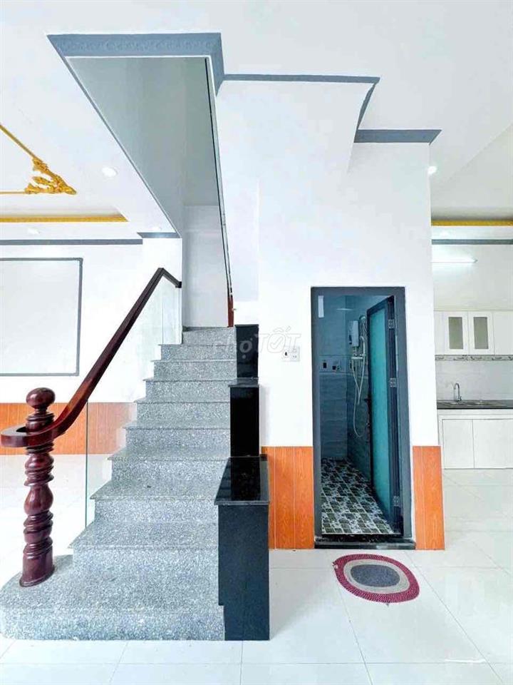 NHÀ ĐẸP GIÁ QUÁ RẺ,TRỤC CHÍNH HẺM OTO,NGAY BỜ KÈ HỒ BÚN XÁNG