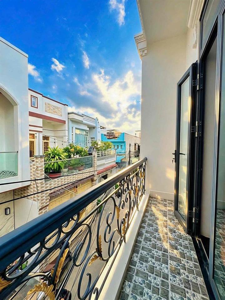 NHÀ ĐẸP GIÁ QUÁ RẺ,TRỤC CHÍNH HẺM OTO,NGAY BỜ KÈ HỒ BÚN XÁNG