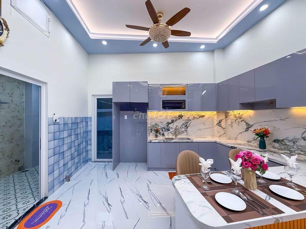 Bán nhà mặt phố Đường Xuân Hồng, Cần Thơ, 45m2, 3PN