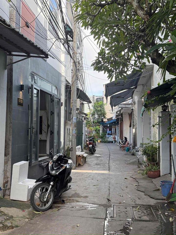 NHÀ LẦU MỚI XÂY NGAY TT HẺM 67 HÙNG VƯƠNG,BÁN GẤP GIÁ TỐT