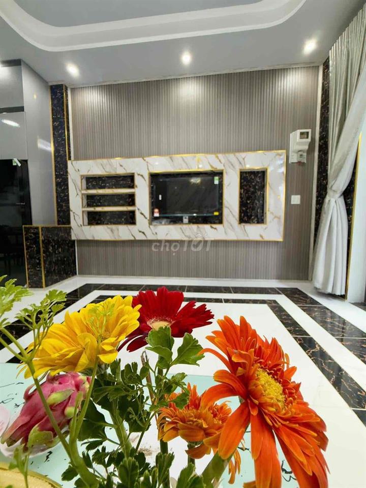 NHÀ LẦU MỚI XÂY NGAY TT HẺM 67 HÙNG VƯƠNG,BÁN GẤP GIÁ TỐT