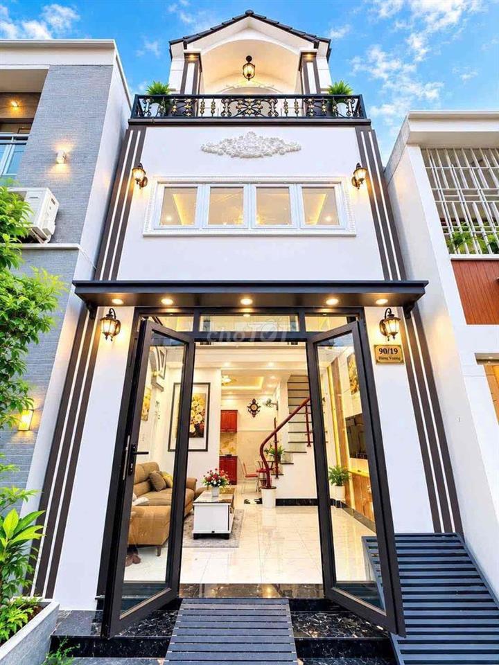 NHÀ VỊ TRÍ ĐẸP TRỆT LỬNG LẦU HẺM 90 HÙNG VƯƠNG,Trung tâm Ninh Kiều