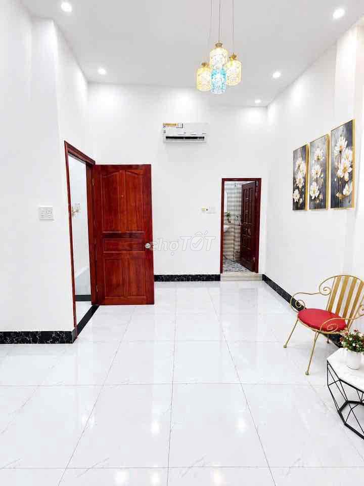 NHÀ VỊ TRÍ ĐẸP TRỆT LỬNG LẦU HẺM 90 HÙNG VƯƠNG,Trung tâm Ninh Kiều