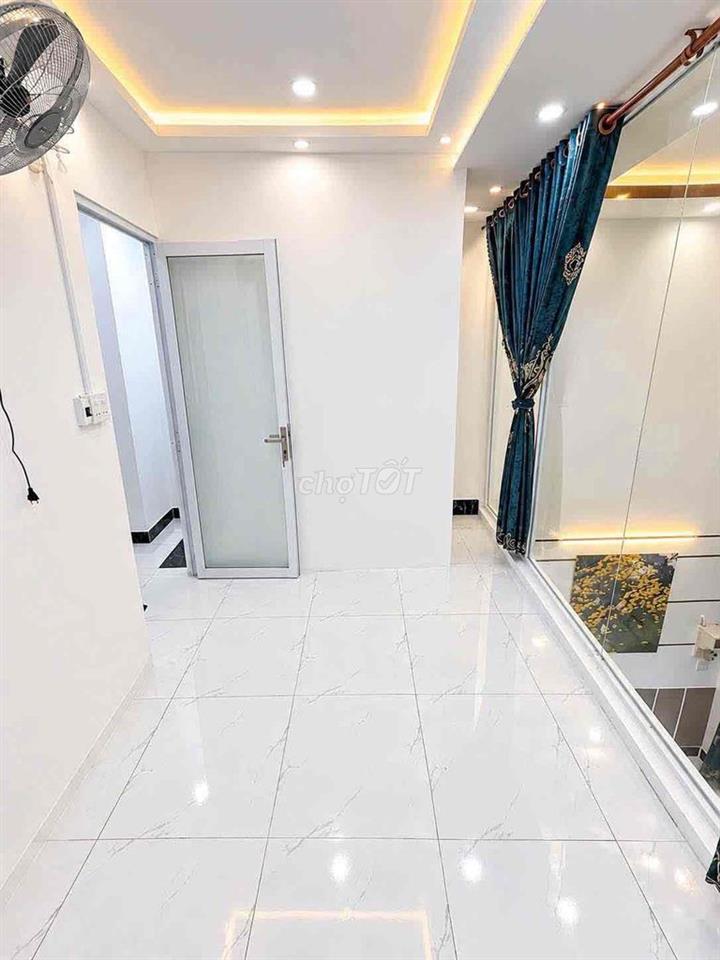 NHÀ VỊ TRÍ ĐẸP TRỆT LỬNG LẦU HẺM 90 HÙNG VƯƠNG,Trung tâm Ninh Kiều