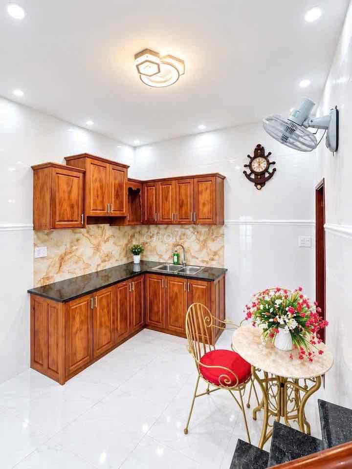 NHÀ VỊ TRÍ ĐẸP TRỆT LỬNG LẦU HẺM 90 HÙNG VƯƠNG,Trung tâm Ninh Kiều