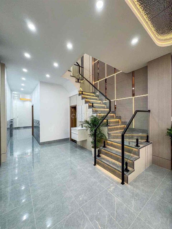 NHÀ LẦU ĐẸP MỚI HOÀN THIỆN HẺM 52 HÙNG VƯƠNG,NGAY TTNK ĐẦY ĐỦ TIỆN ÍCH