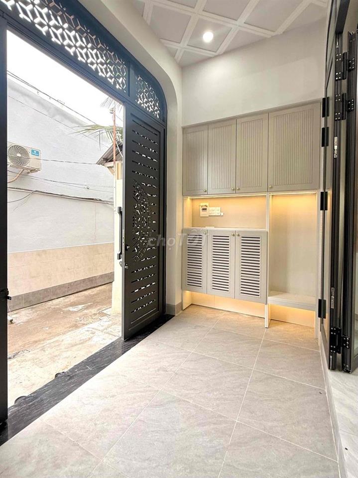GIẢM 200TR NHÀ MỚI XÂY FULL NỘI THẤT CAO CẤP,SÁT CHỢ HƯNG LỢI,BV ĐKTW