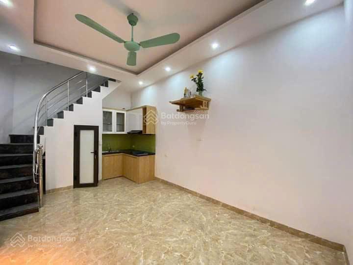 Chính chủ cho thuê phòng khép kín (không phí dịch vụ) có ban công tại trần khát chân
